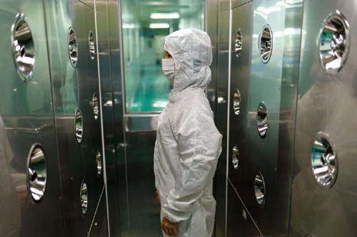 風淋室應由專門人員負責操作和維護 風淋室應由專門人員負責操作和維護