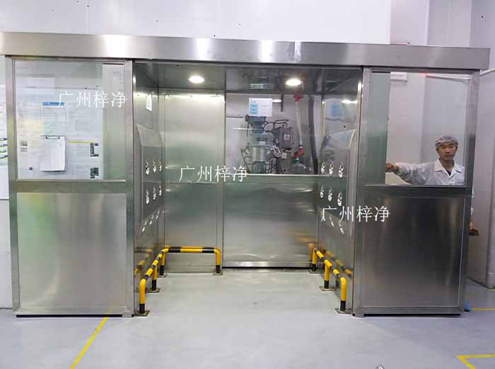 風(fēng)淋室和貨淋室安裝場(chǎng)地需地面平整的詳細(xì)說(shuō)明