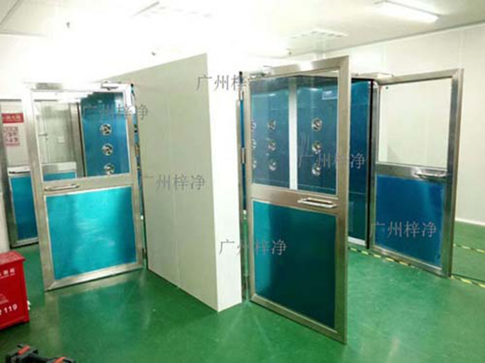 生物潔凈車(chē)間轉(zhuǎn)角風(fēng)淋室的正確安裝方法